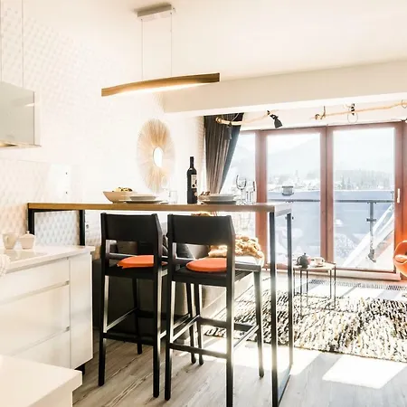 Gold View Apartment *