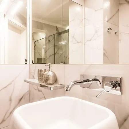 Apartment Gold View *