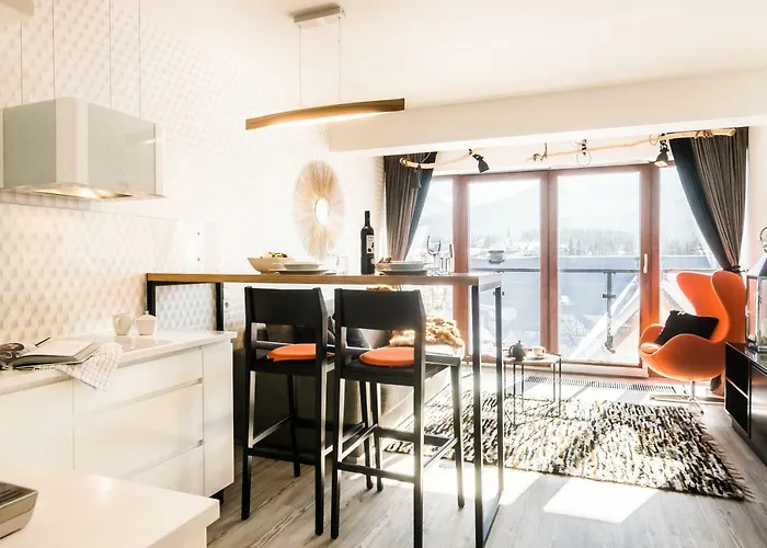 Gold View Apartment *